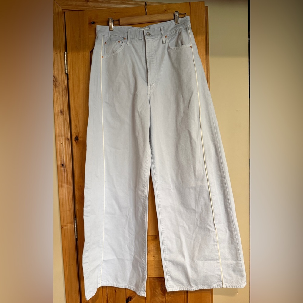 The Piped-Dream Sneak Wide Leg Jeans 
NEW NO TAGS
